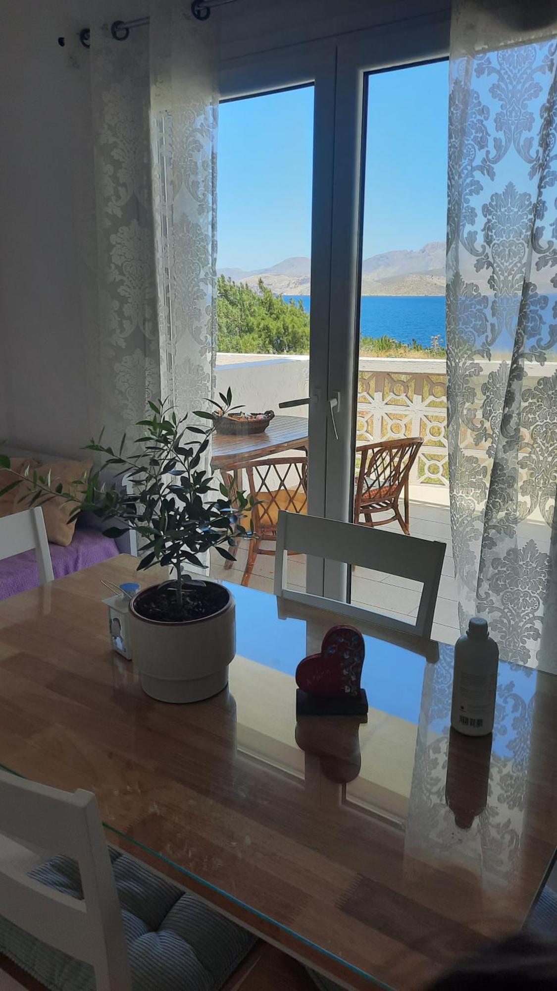 Avra Studios Masouri Rum bild